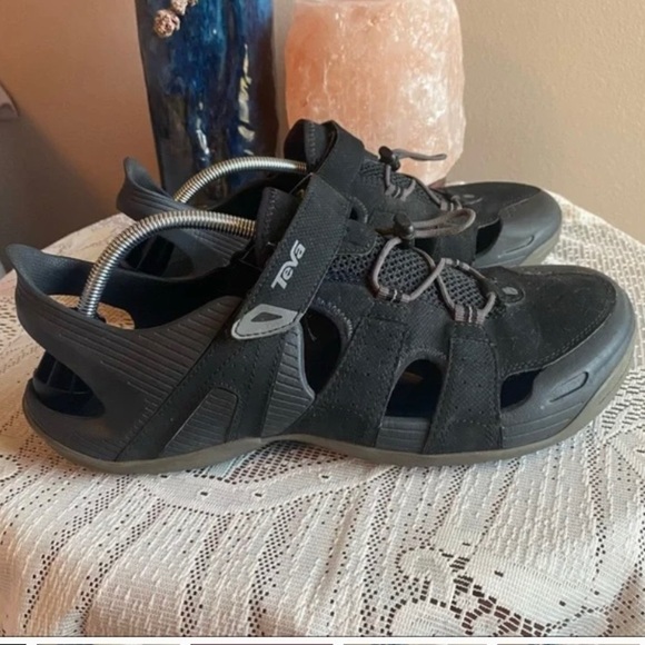 Sandals_&_Flip_Flops